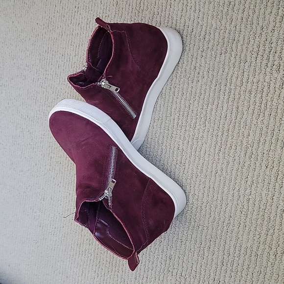 Soda Womens Taylor Nubuck Hight Top Slip On Fashion Sneaker - Picture 1 of 5